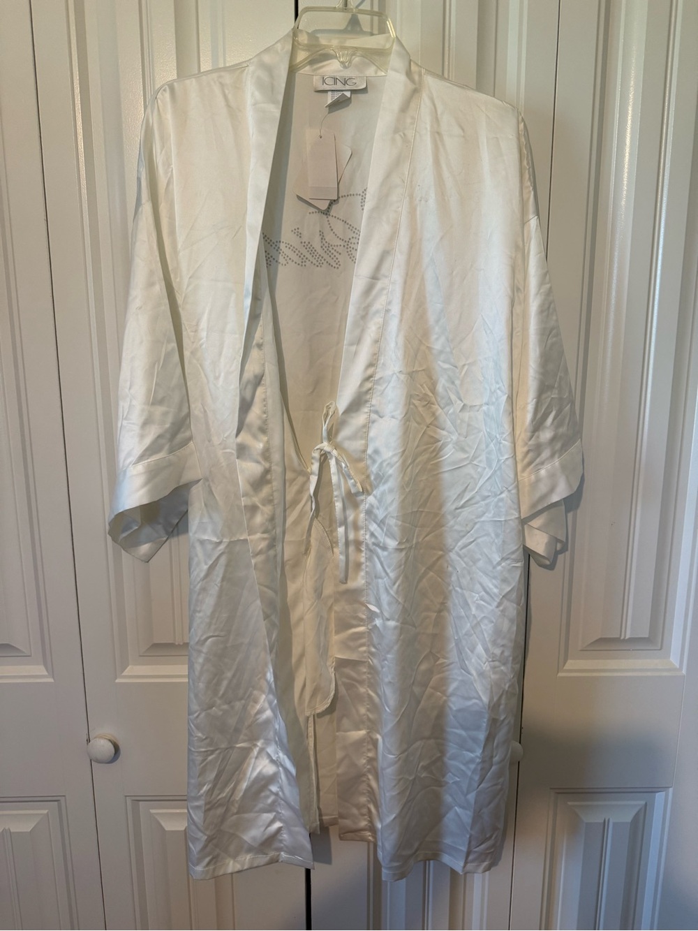 Icing White Satin 'Bride' Kimono Robe with Rhinestone Script - Picture 5 of 8